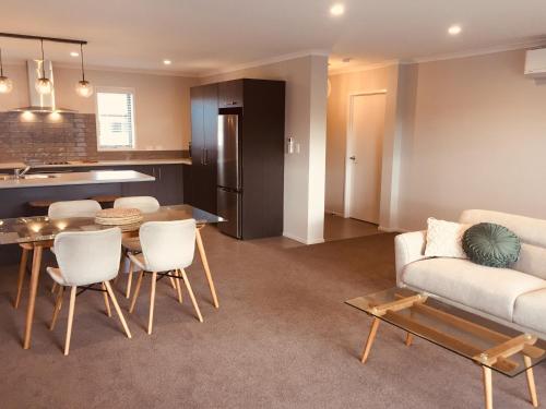 Фотография гостевого дома Stunning Brand New Executive Home