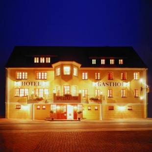 Фотографии гостиницы 
            Hotel Spessarttor & Hotel Bergwiesen