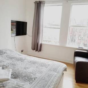 Фотографии гостевого дома 
            Rock Lane Rooms