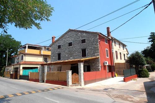 Фотография гостевого дома Apartments by the sea Zambratija, Umag - 7030