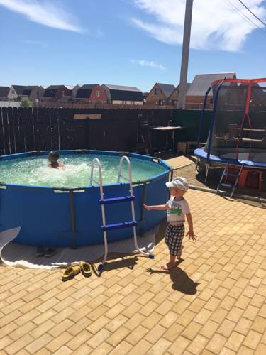 Фотографии гостевого дома
Дом на Лазурном, 22