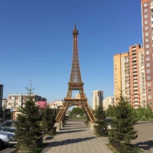 Фотография памятника Эйфелева башня в Красноярске
