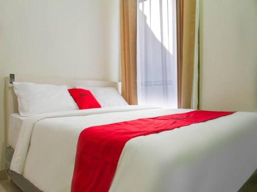 Фотография гостиницы RedDoorz near Pasar Baru Bandung