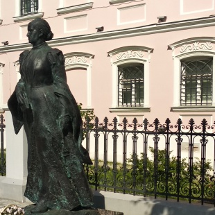 Фотография достопримечательности Памятник Анне Мараевой