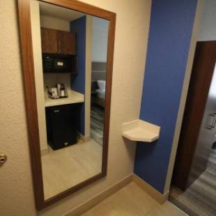 Фотографии гостиницы
Holiday Inn Express & Suites Houston - Memorial Park Area, an IHG Hotel