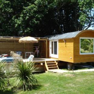 Фотографии мини отеля
MAROSENIA TTIKI - Cabanes et Spa