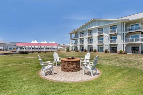 Фотография гостиницы Beaufort Hotel NC, an Ascend Hotel Collection Member