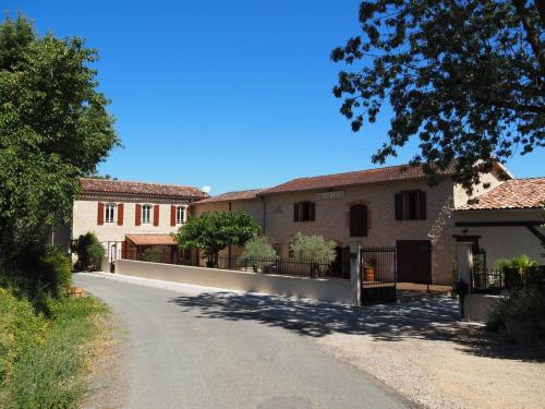 Фотографии гостевого дома 
            Le Mas de Doat, Gîte de Charme 4 étoiles dans le Triangle d Or proche Gaillac et Albi