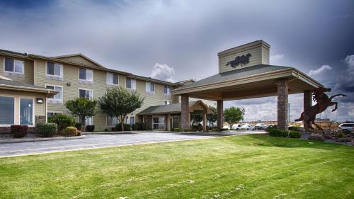 Фотография гостиницы Best Western Bronco Inn