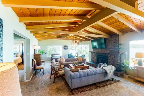 Фотография гостевого дома Waterfront Getaway