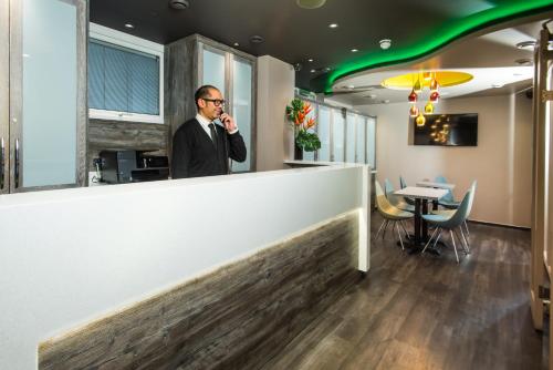 Фотографии гостиницы
London Court Hotel