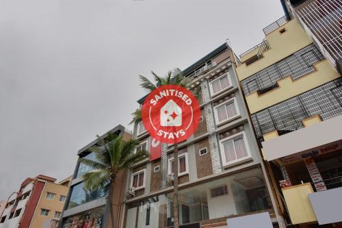 Фотография гостиницы OYO Flagship 43308 Sri Sai Guru Comforts