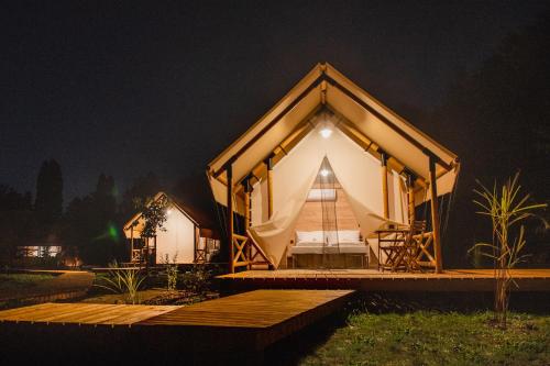 Фотография базы отдыха ForRest Glamping