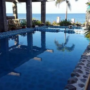 Фотография гостиницы RedDoorz @ White Castle Beach Resort Iba Zambales