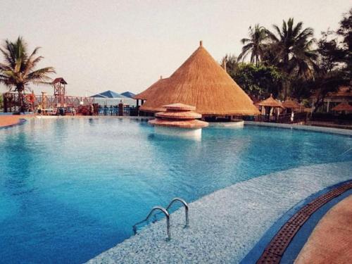 Фотографии гостиницы 
            Senegambia Beach Hotel