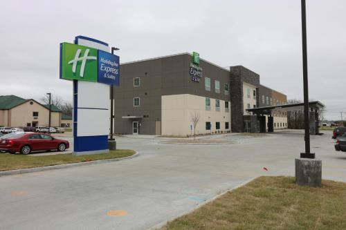 Фотография гостиницы Holiday Inn Express & Suites - Coffeyville, an IHG Hotel