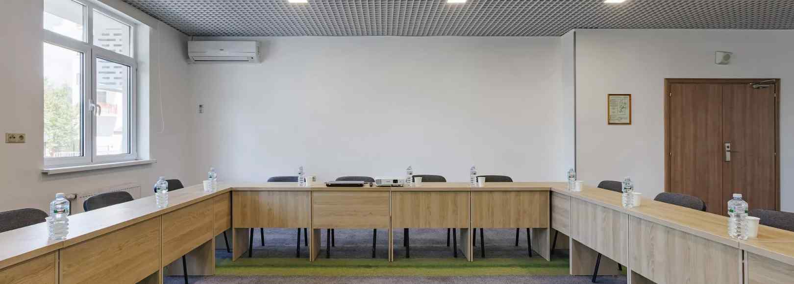 Фотография конференц-зала Стратегия