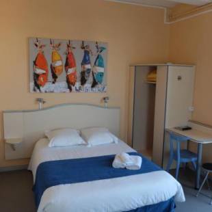 Фотографии гостиницы
Hôtel Les Pins