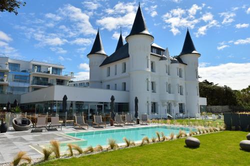 Фотография гостиницы Château des Tourelles, Hôtel Thalasso Spa Baie de La Baule