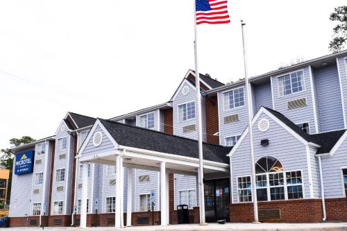 Фотография гостиницы Microtel Inn & Suites by Wyndham Raleigh