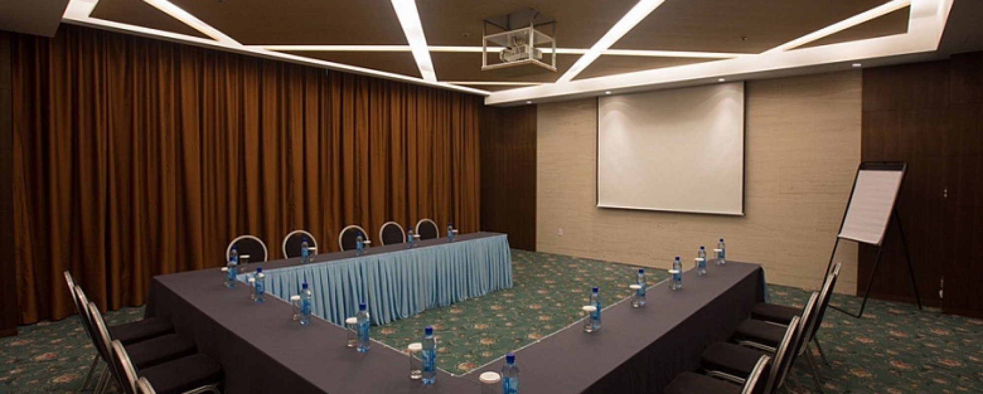 Фотографии конференц-зала Эмеральд