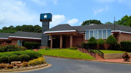 Фотография гостиницы Magnuson Grand Hotel and Conference Center Tyler