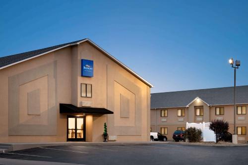 Фотография гостиницы Travelodge by Wyndham Dexter