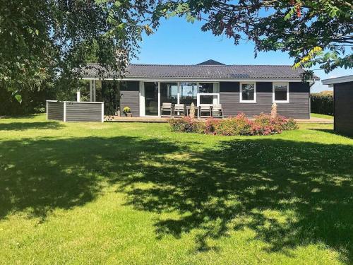 Фотографии гостевого дома 
            Three-Bedroom Holiday home in Ebeltoft 35