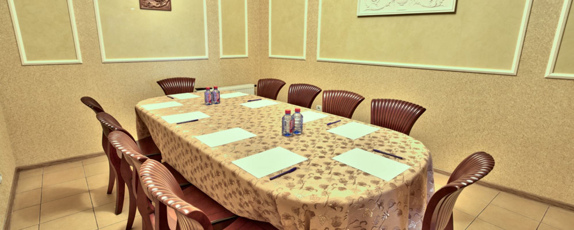 Фотографии комнаты для переговоров Дельфин