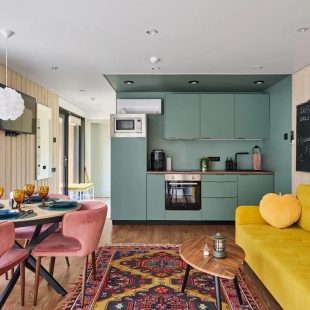 Фотография Коттеджа Частный дом Домик в Соснах с баней и горячими ванными (Cube 52)