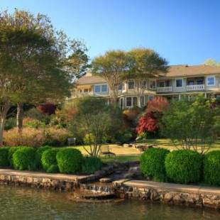 Фотографии гостиницы
Lookout Point Lakeside Inn