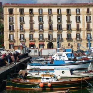 Фотографии мини отеля
Caracciolo 10