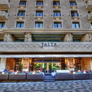 Фотографии гостиницы 
            Jalta Boutique Hotel