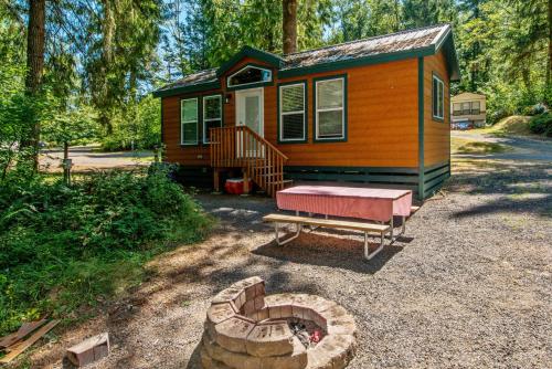 Фотография базы отдыха Chehalis Camping Resort Cottage 5
