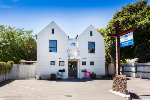 Фотография хостела Around The World Backpackers