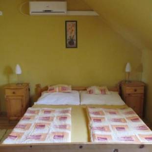 Фотографии гостевого дома
Tavi-fészek Fogadó