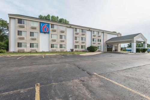 Фотография гостиницы Motel 6-Lawrence, KS
