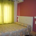 Фотография гостевого дома Hostal Rocamar