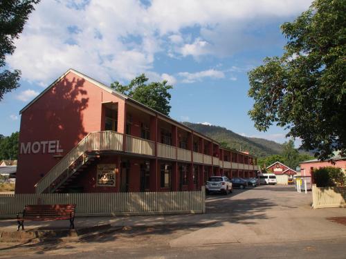 Фотография мотеля Alpine Hotel Bright