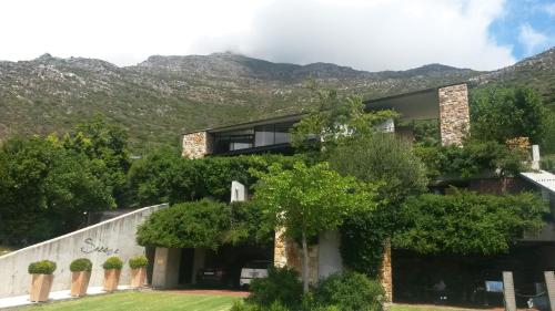 Фотография гостевого дома Snooze in Hout Bay Self-Catering