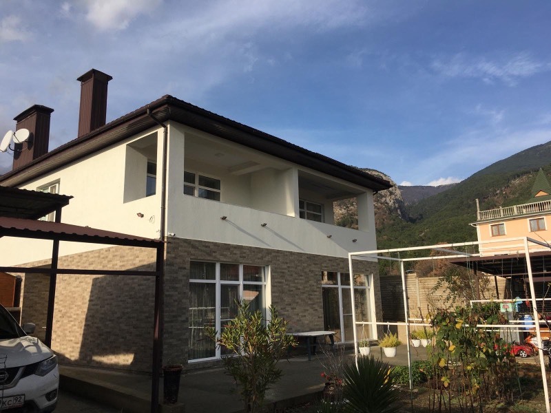 Фотография Коттеджа Частный дом ДОМ В УЩЕЛЬЕ ТРЁХ ГОР