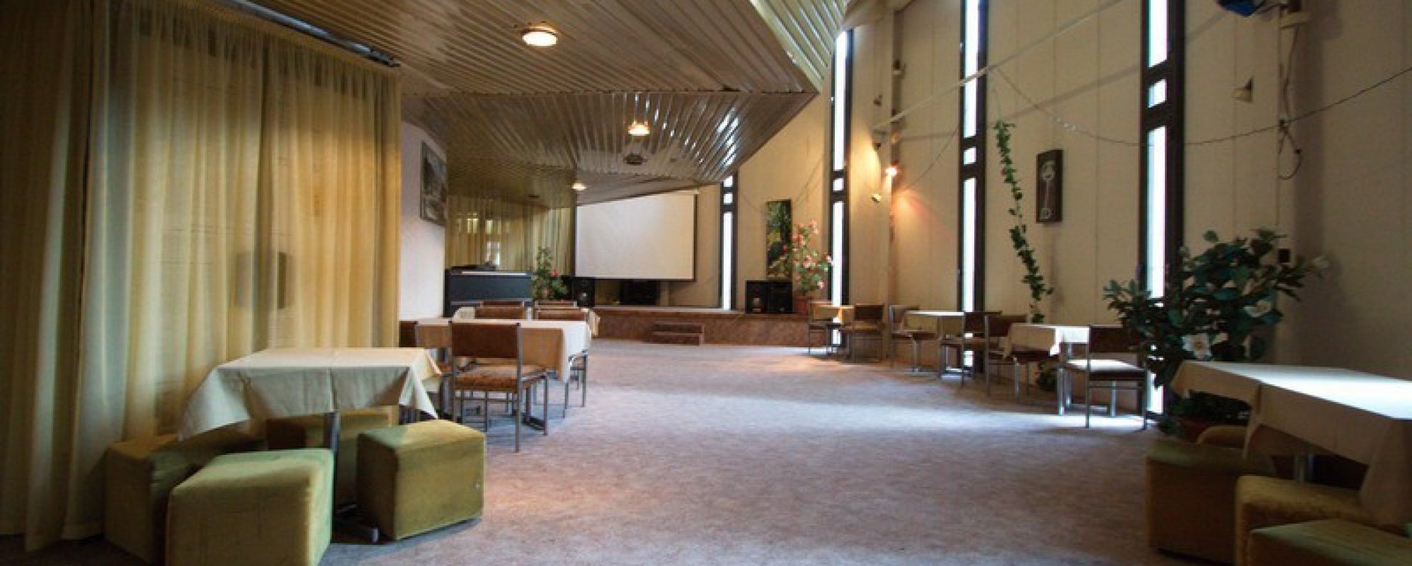 Фотографии банкетного зала Дельфин на 220 человек