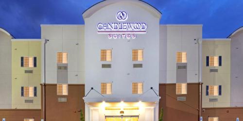 Фотография гостиницы Candlewood Suites - Orlando - Lake Buena Vista, an IHG Hotel
