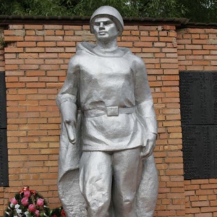 Фотография достопримечательности Братская могила Воинов, погибших в ВОВ