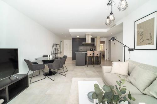 Фотография гостевого дома Bright, modern apt in La Quinta with large terrace