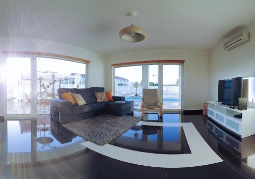 Фотография гостевого дома Faulha House,with BBQ and swimming pool