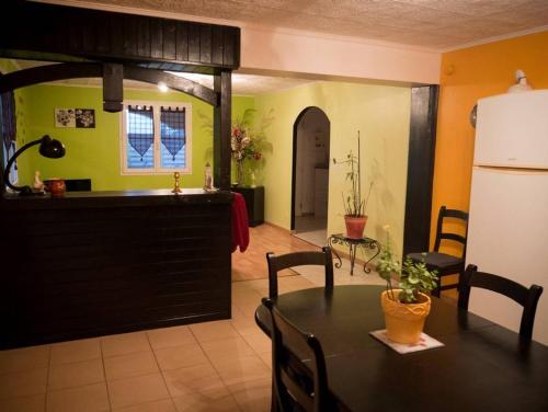 Фотография гостевого дома Au calme sur les hauteurs de Terrasson