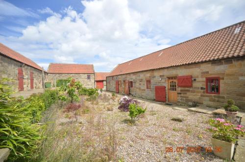 Фотография гостевого дома Rosecombe, Borrowby Farm Cottages