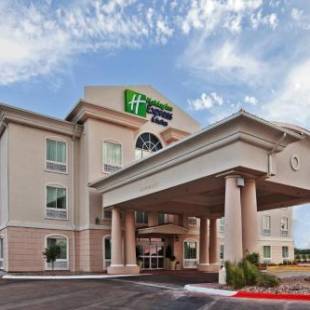 Фотографии гостиницы 
            Holiday Inn Express Hotel & Suites Woodward Hwy 270, an IHG Hotel