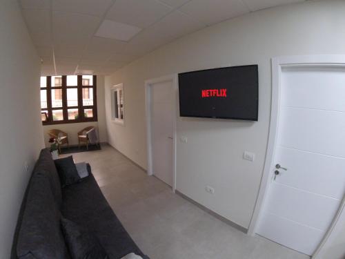 Фотография гостевого дома El Puente Holiday Home - 8,1 K Airport